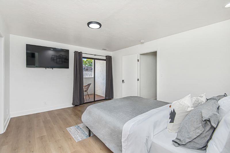 Master suite, smart TV, private balcony