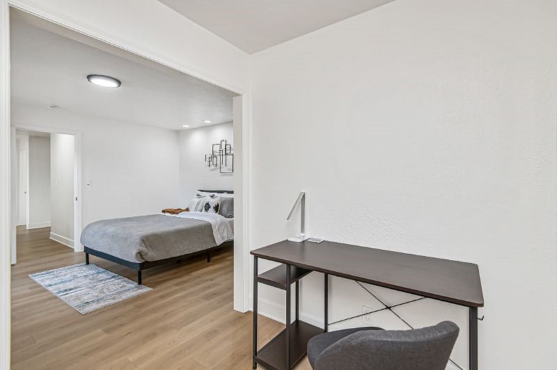 Bedroom 1 - Master Suite, Den/nook
