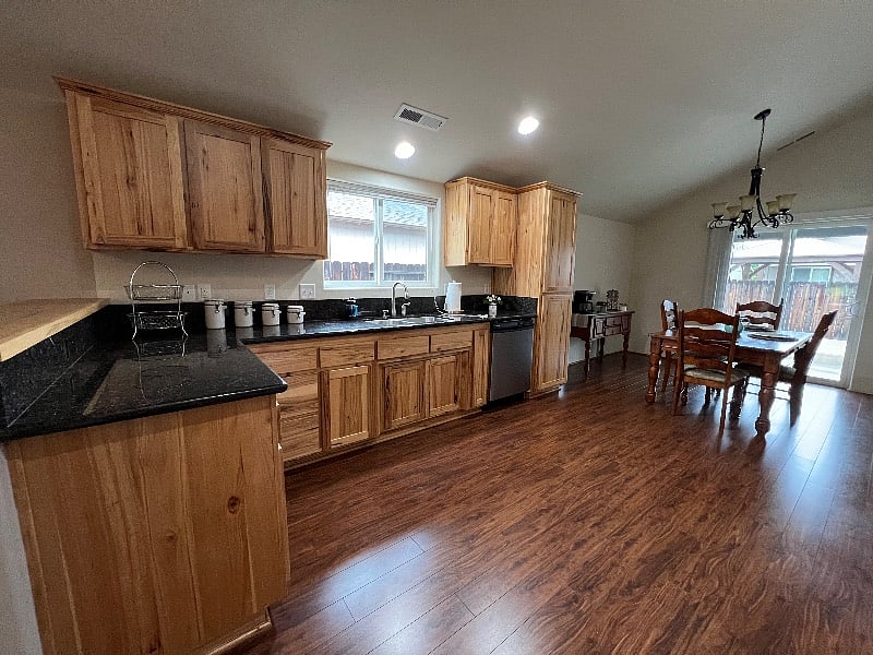 Furnished Finder property 593215_1 photo 2