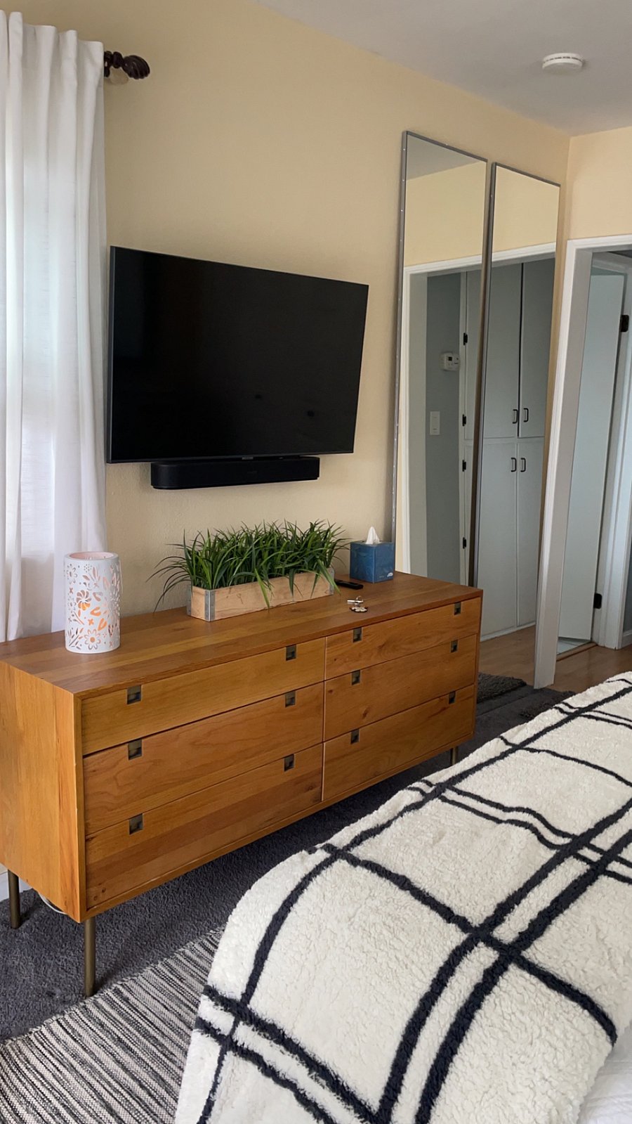 47" TV, providing the perfect entertainment after a rewarding day of work.