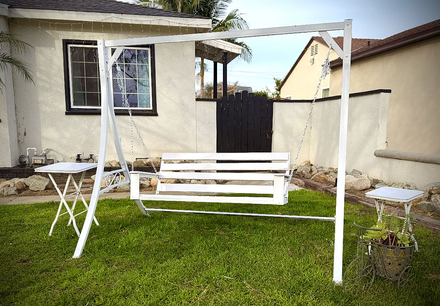 Guests are welcome to relax and unwind on the outdoor swing in the morningsan ideal spot to enjoy your coffee or freshly squeezed orange juice from our fruit trees while catching up on emails, connecting with family, or simply browsing the internet in a peaceful setting.