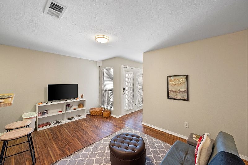 Furnished Finder property 593382_1 photo 3