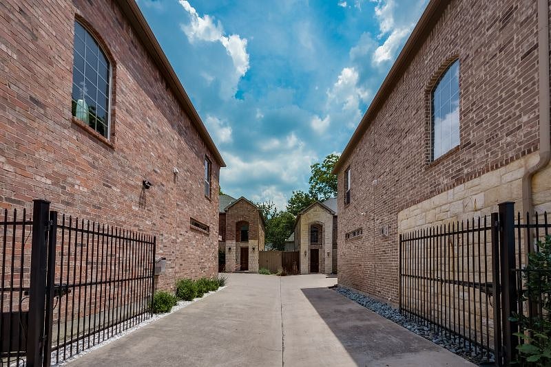 Furnished Finder property 593462_1 photo 24