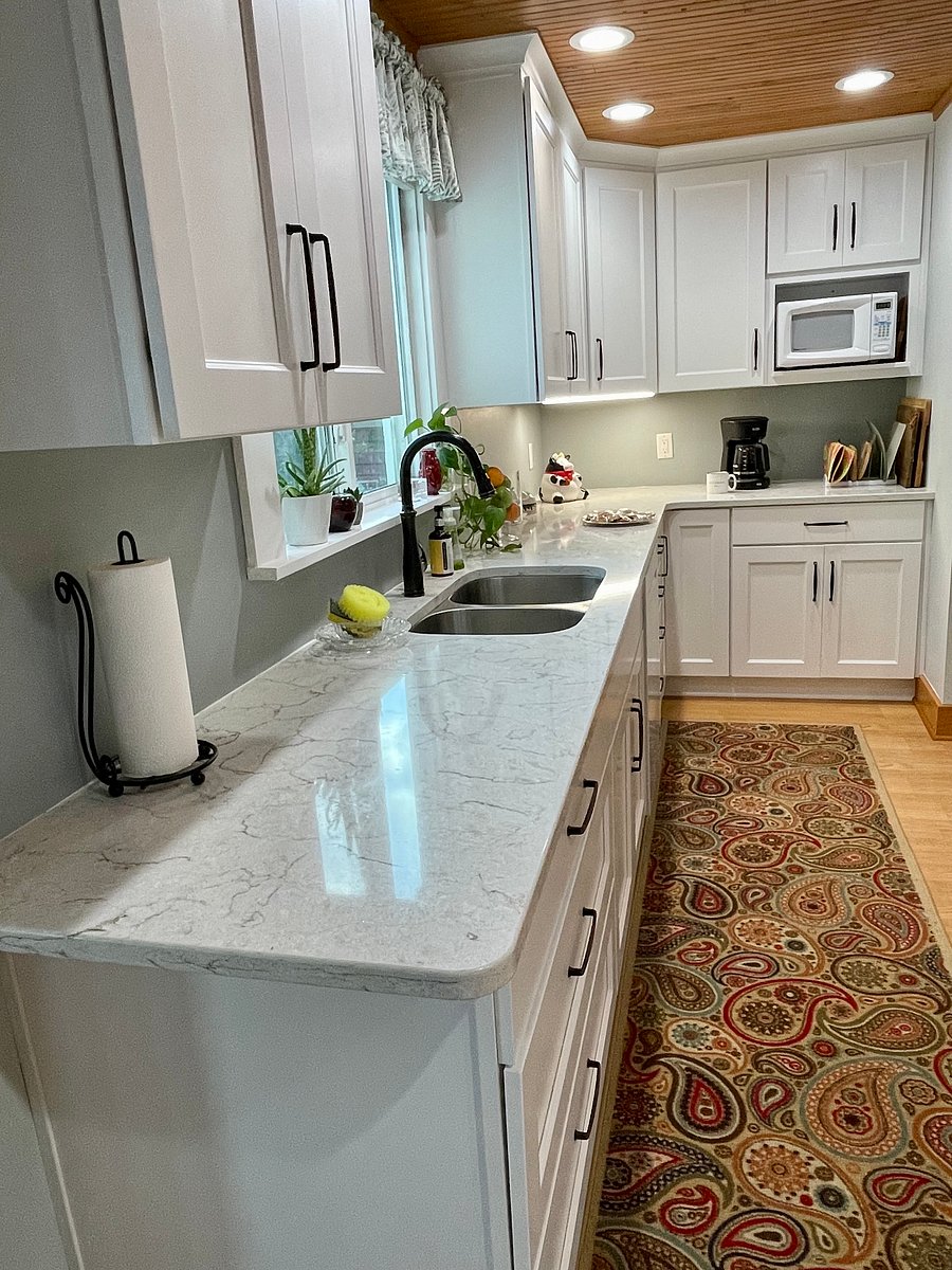 Quartz countertops in kitchen