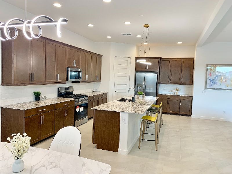 Furnished Finder property 593778_1 photo 3