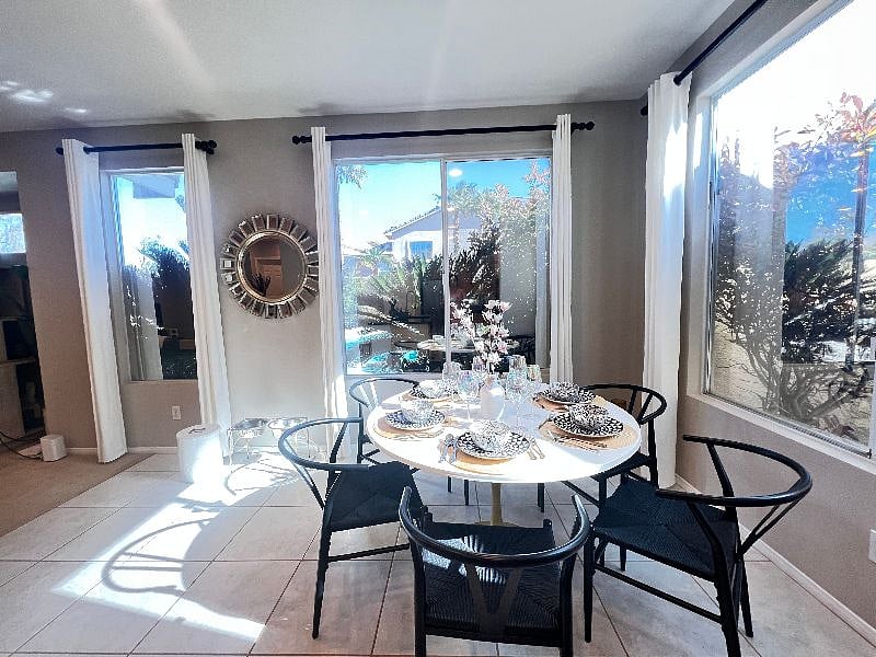 Furnished Finder property 593808_1 photo 2