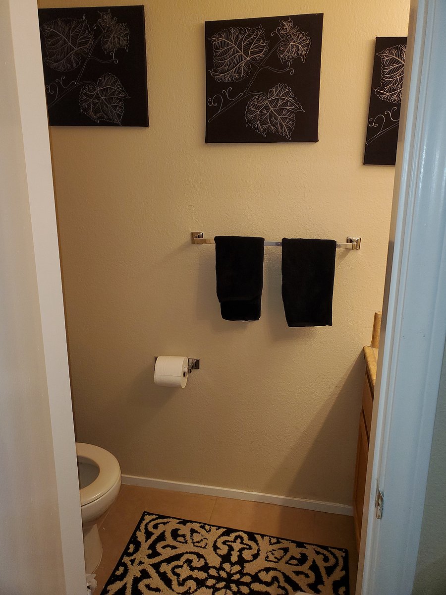 Downstairs 1/2 bath