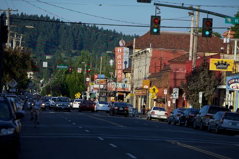 Hawthorne Blvd, just minutes walk away.