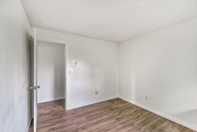 Furnished Finder property 593986_1 photo 12