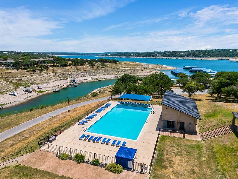 Furnished Finder property 594083_1 photo 17