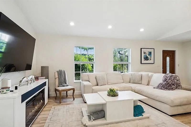 Furnished Finder property 594155_1 photo 6