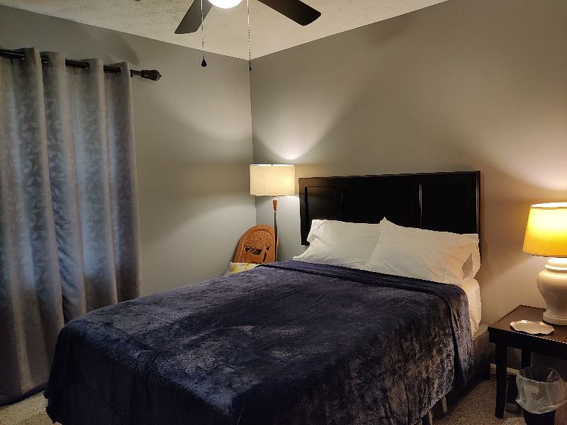 Guestroom with Queen Bed and TV with Digital Antenna.