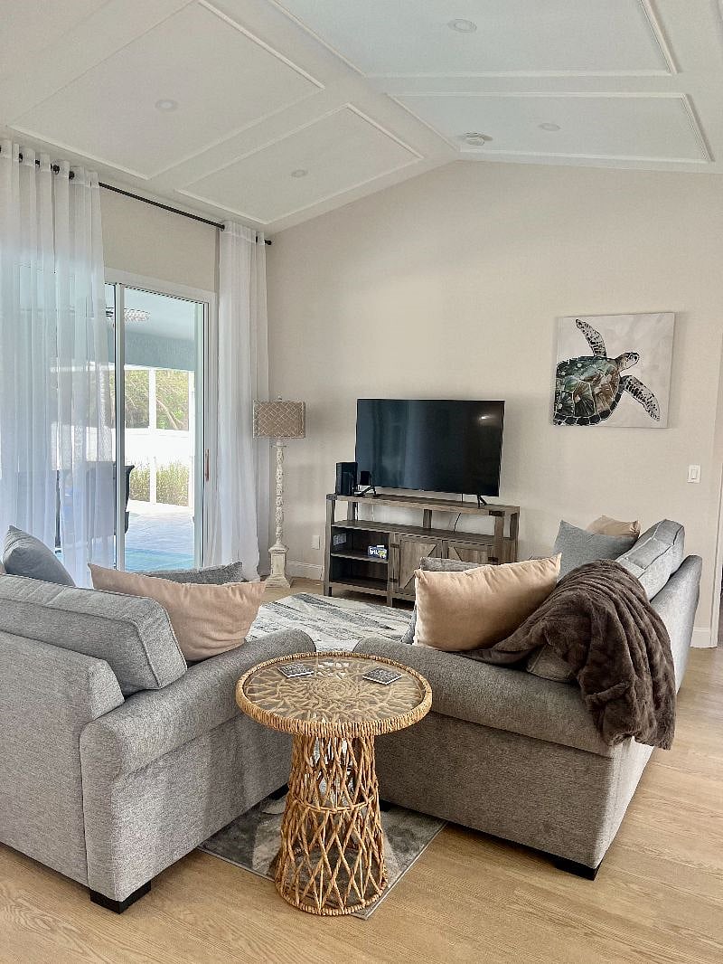 Furnished Finder property 594197_1 photo 3