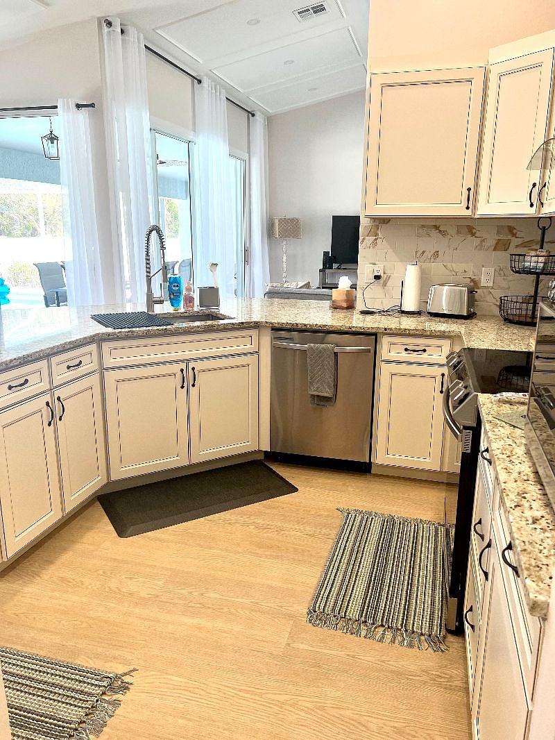 Furnished Finder property 594197_1 photo 8