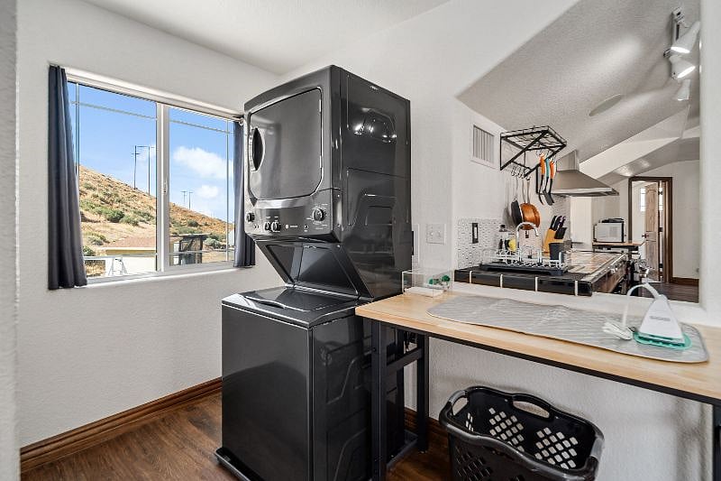 Furnished Finder property 594218_1 photo 3
