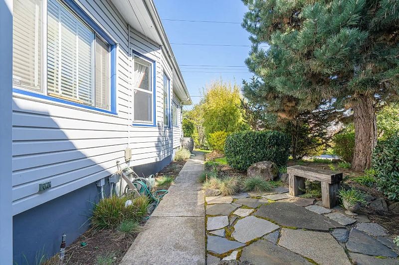 side yard