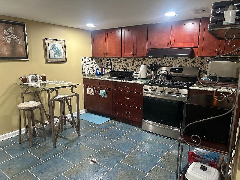 Furnished Finder property 594809_1 photo 5