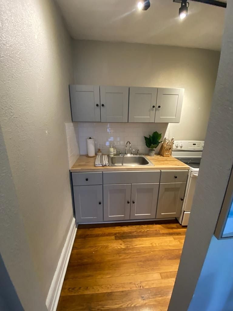 Furnished Finder property 594907_2 photo 8