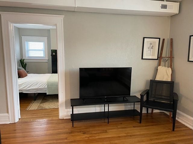 Furnished Finder property 594907_3 photo 4
