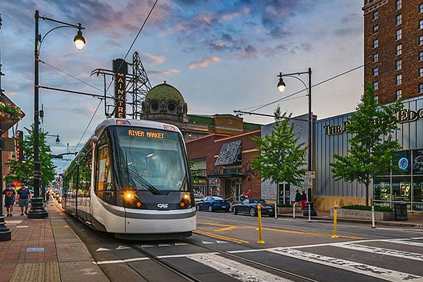 1 block to the Westport street car stop!