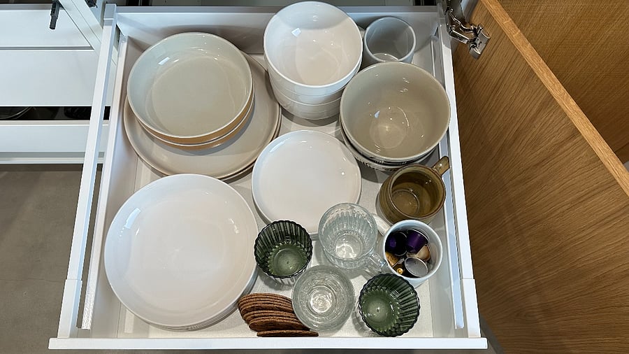 Plates, bowls, mugs, cups