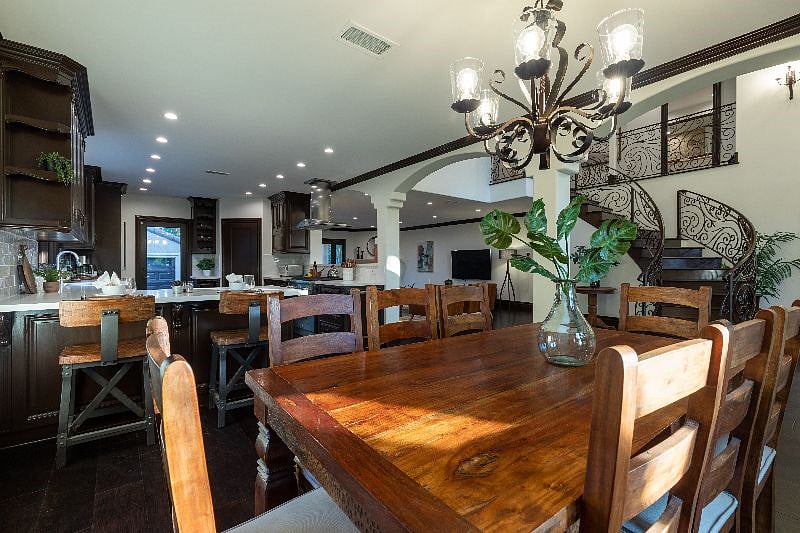 Furnished Finder property 594994_1 photo 6