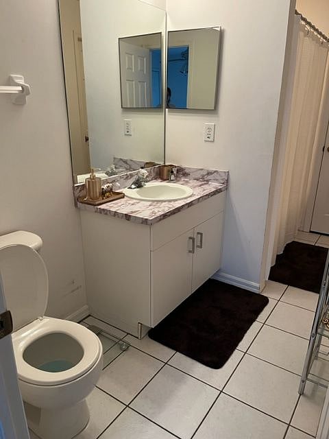 Guest Full Bath with access from bedrooms #2, #3 and the Den!