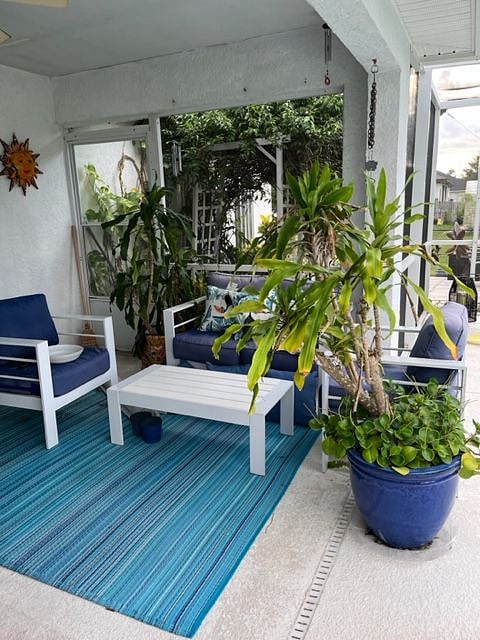 Enclosed Back Patio Lounge Set
