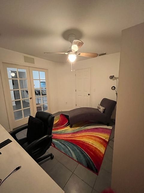 Den/Office with desk and printer - can be used as additional sleeping area