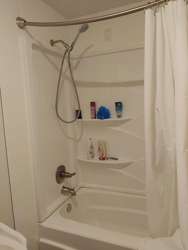 Unit 3 - tub and shower 