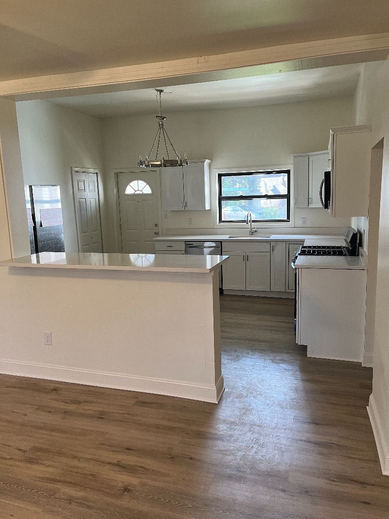 Furnished Finder property 595278_1 photo 3