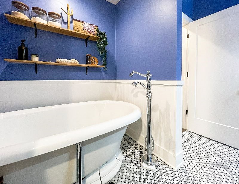 Oversized soaker tub