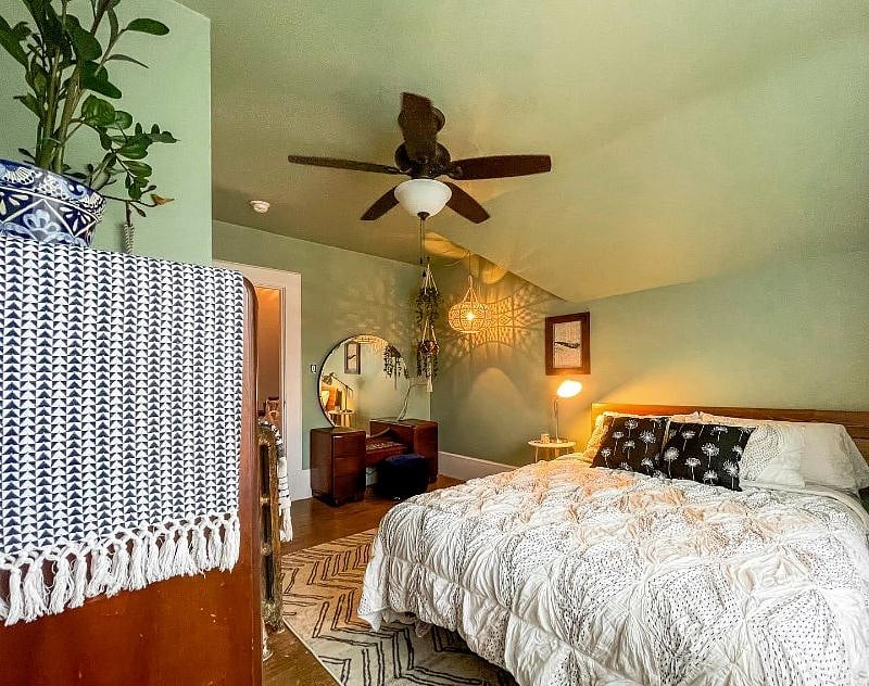 Upstairs queen bedroom