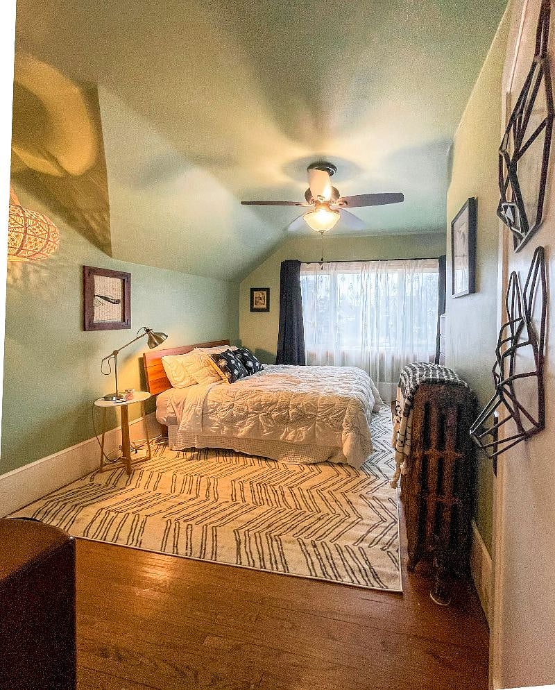 Upstairs queen bedroom