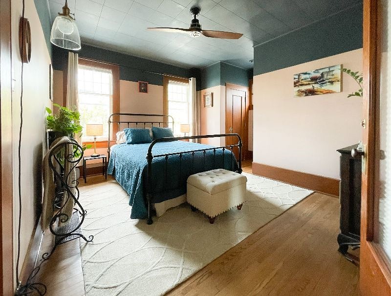 Downstairs queen bedroom