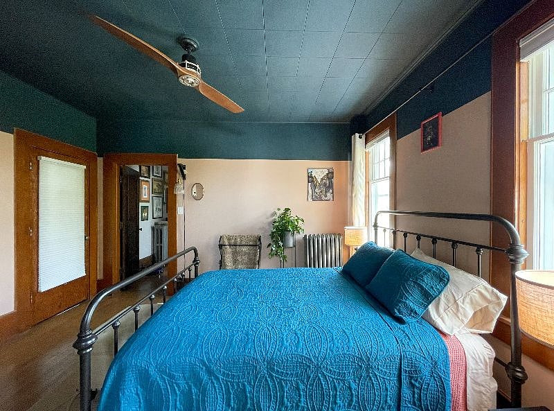 Downstairs queen bedroom