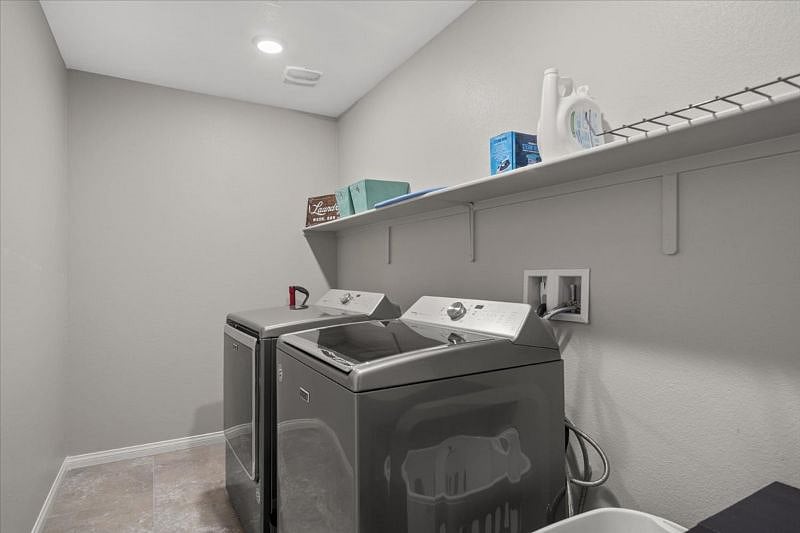 Furnished Finder property 595384_1 photo 16