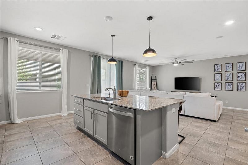 Furnished Finder property 595384_1 photo 28