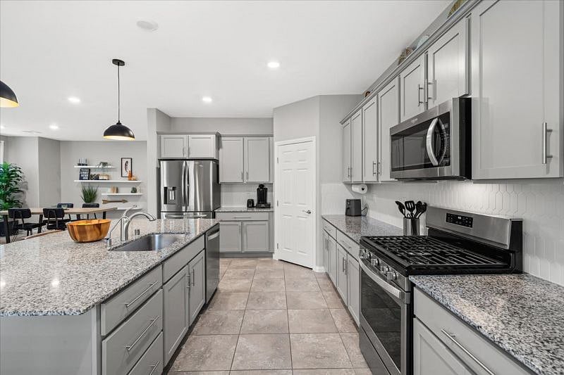 Furnished Finder property 595384_1 photo 33
