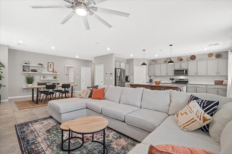 Furnished Finder property 595384_1 photo 39