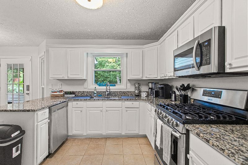Furnished Finder property 595425_1 photo 3