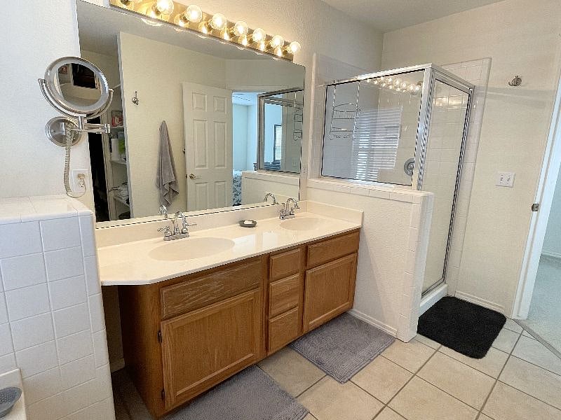 Primary ensuite.