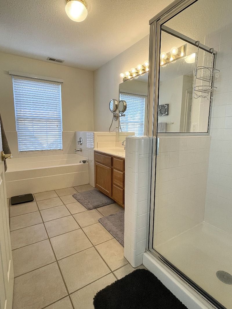 Primary ensuite.