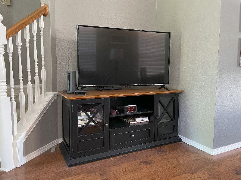 Smart TV with apple TV device included. Inquire about a YouTube TV account or bring your own logins.