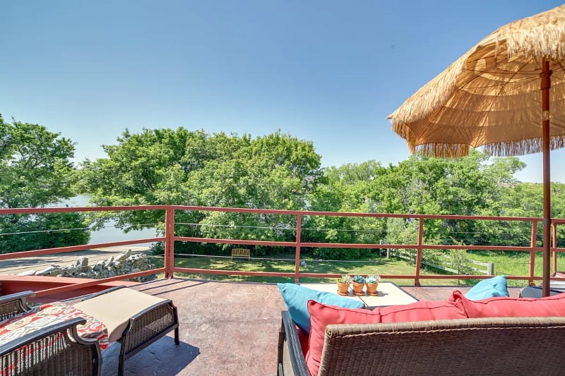 Furnished Patio with river view