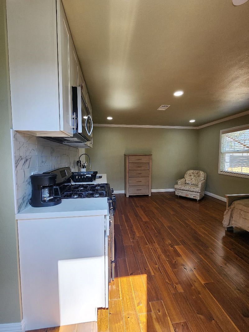 Furnished Finder property 595678_1 photo 12