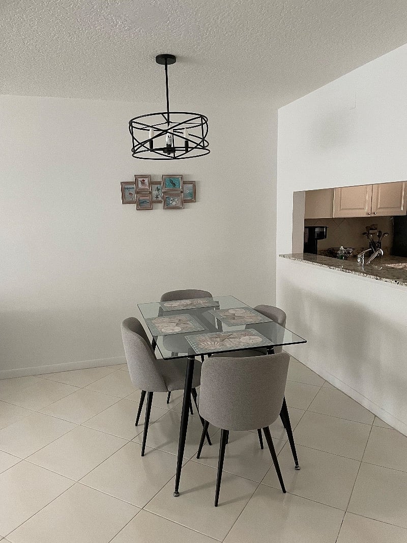 Dining area for 4