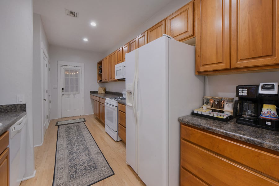 Furnished Finder property 595806_1 photo 12