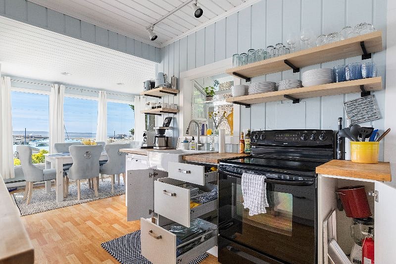 Kitchen and dining room
