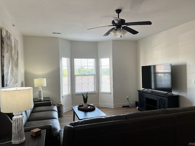 Furnished Finder property 595911_1 photo 3